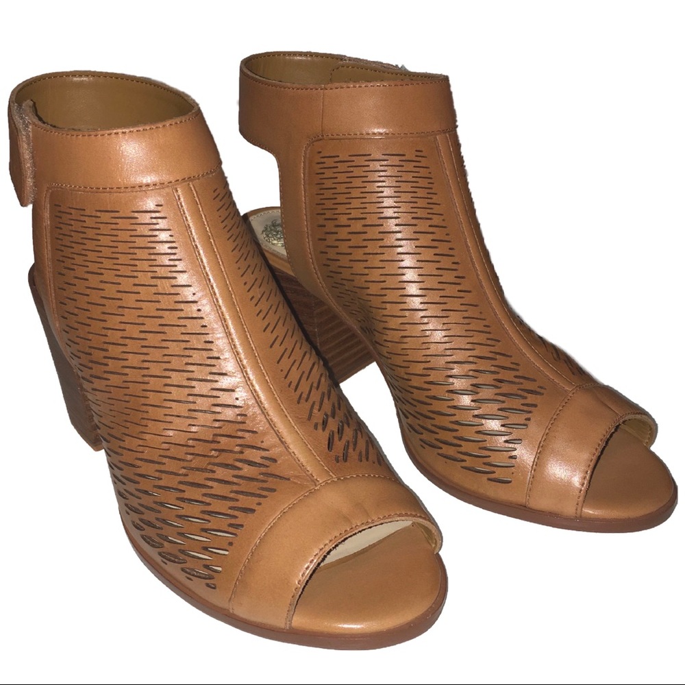 VINCE CAMUTO LAVETTE TAN LEATHER OPENTOE HEELS